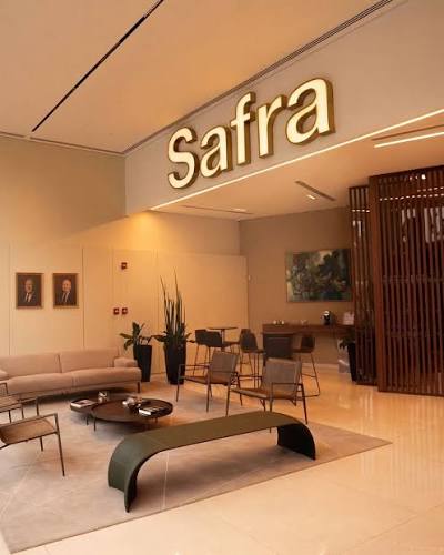 Ambiente de agência Safra
